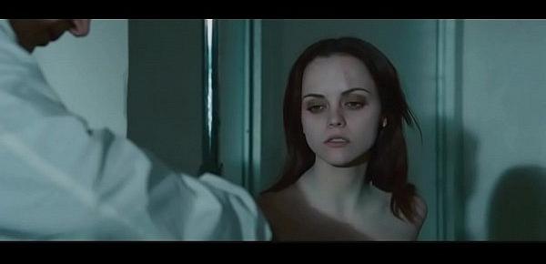  Christina Ricci in After.Life (2009) - 2